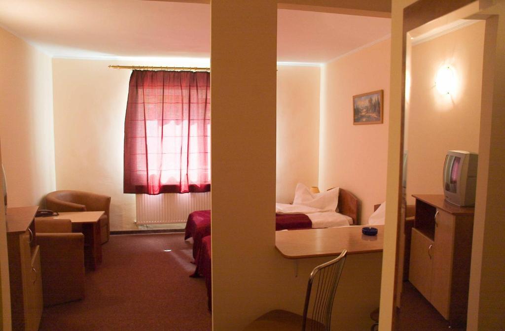 Hotel Cardinal Satu Mare Room photo